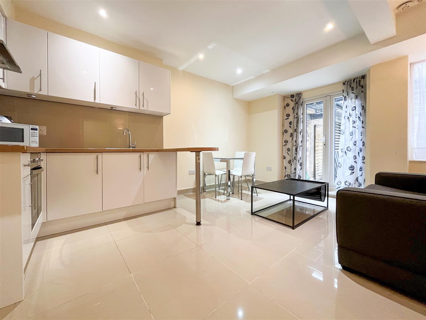 1 bed property in Fursecroft Court, Marylebone